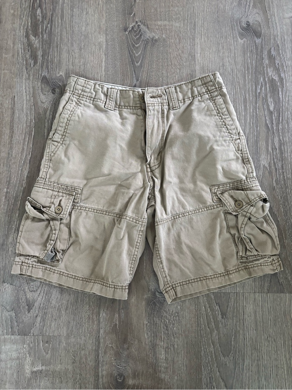 Denizen from Levi's Tan Cargo Shorts with Utility Pockets